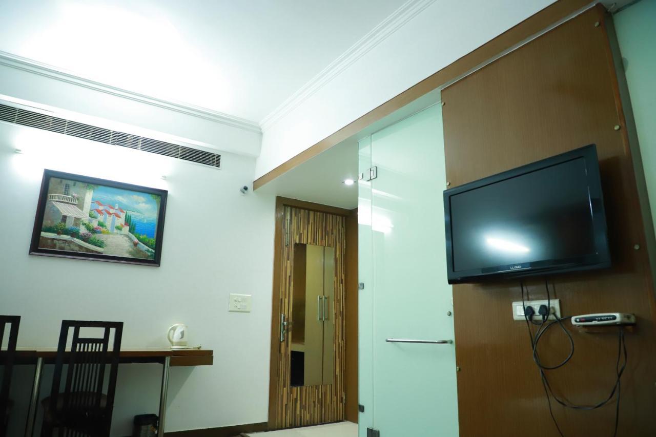 Hotel Parth Inn Ghaziabad Exterior photo