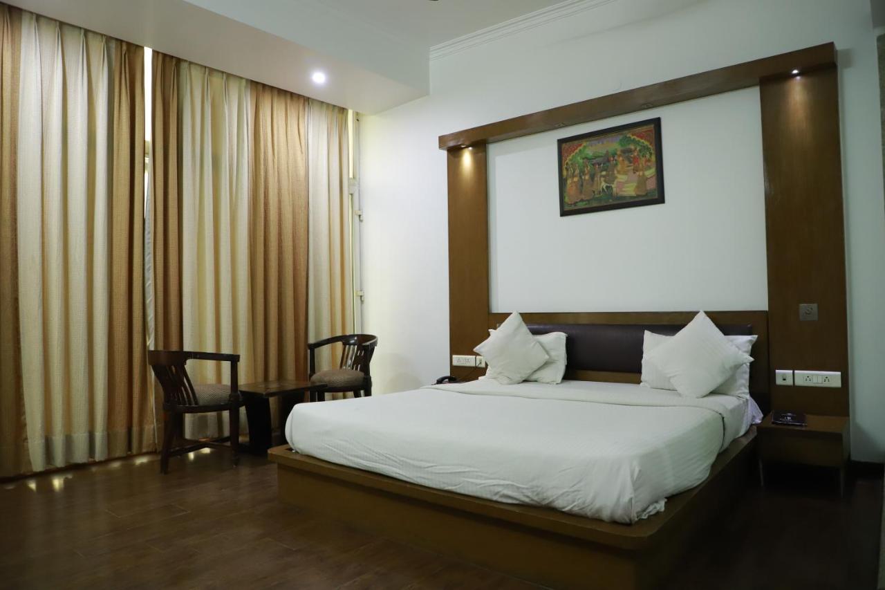 Hotel Parth Inn Ghaziabad Exterior photo