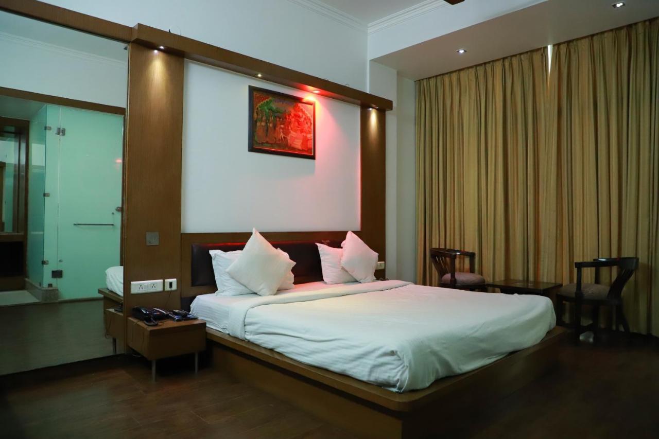 Hotel Parth Inn Ghaziabad Exterior photo