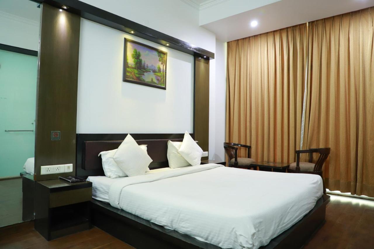 Hotel Parth Inn Ghaziabad Exterior photo
