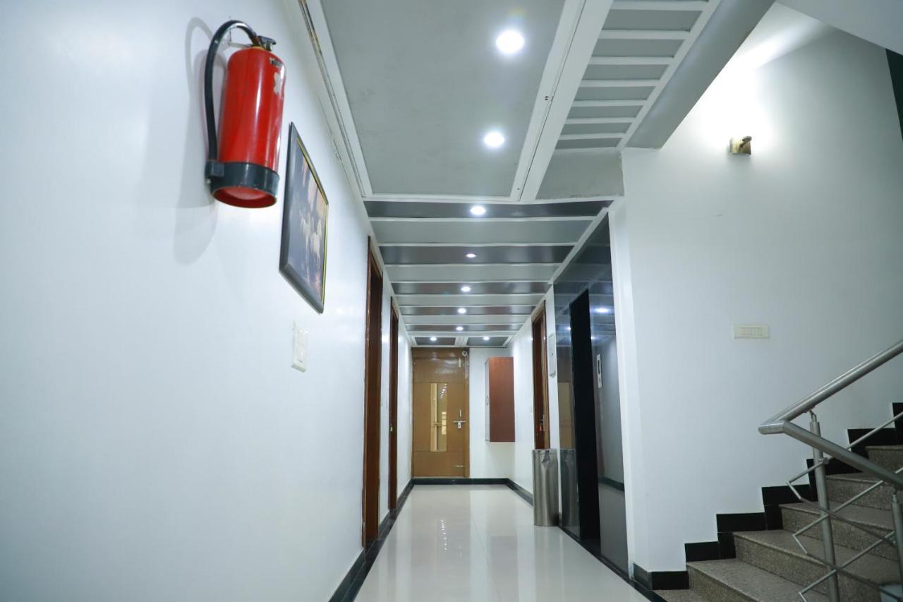 Hotel Parth Inn Ghaziabad Exterior photo