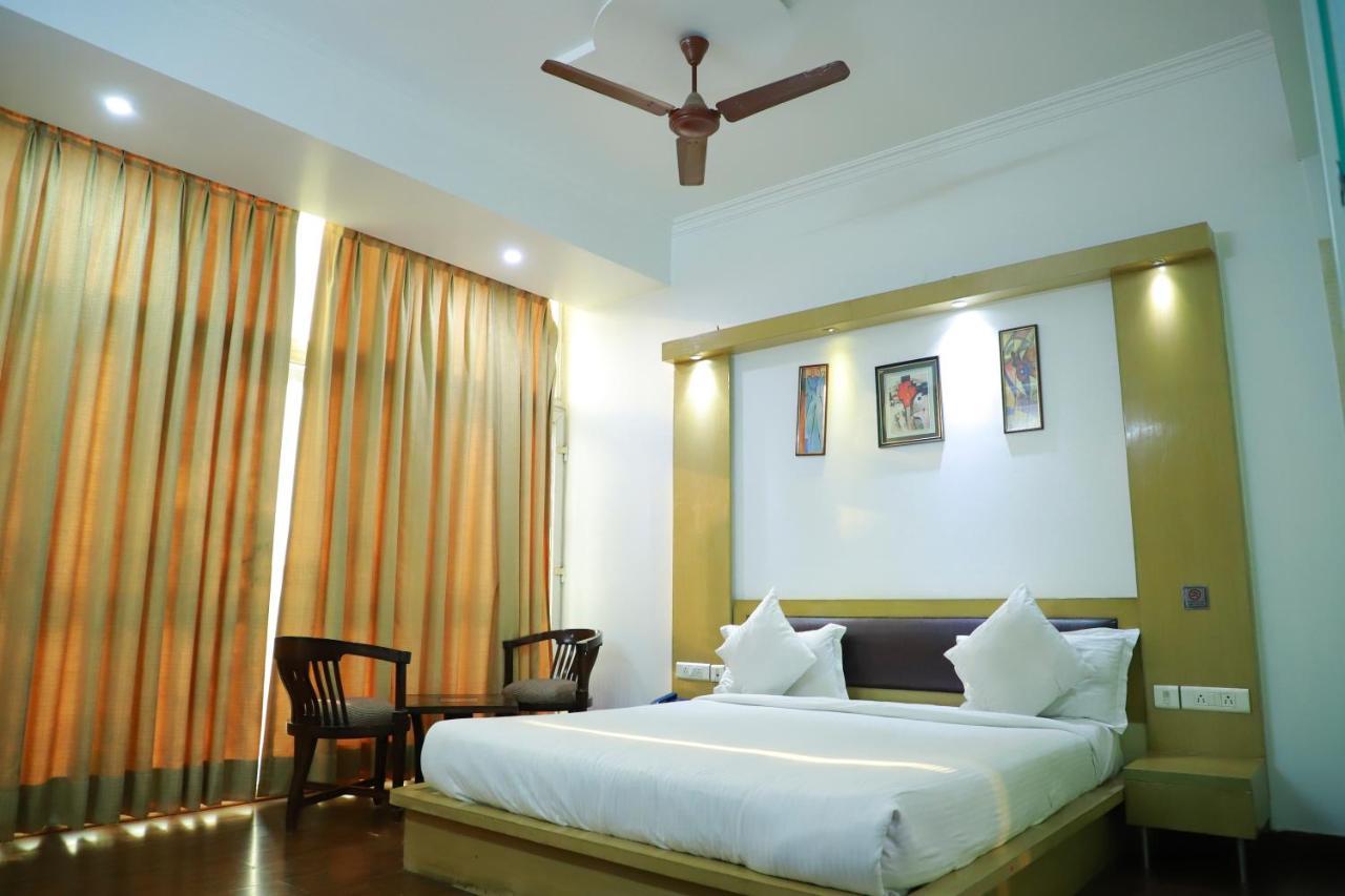 Hotel Parth Inn Ghaziabad Exterior photo