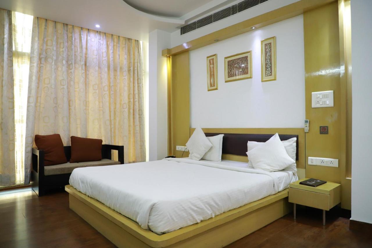 Hotel Parth Inn Ghaziabad Exterior photo