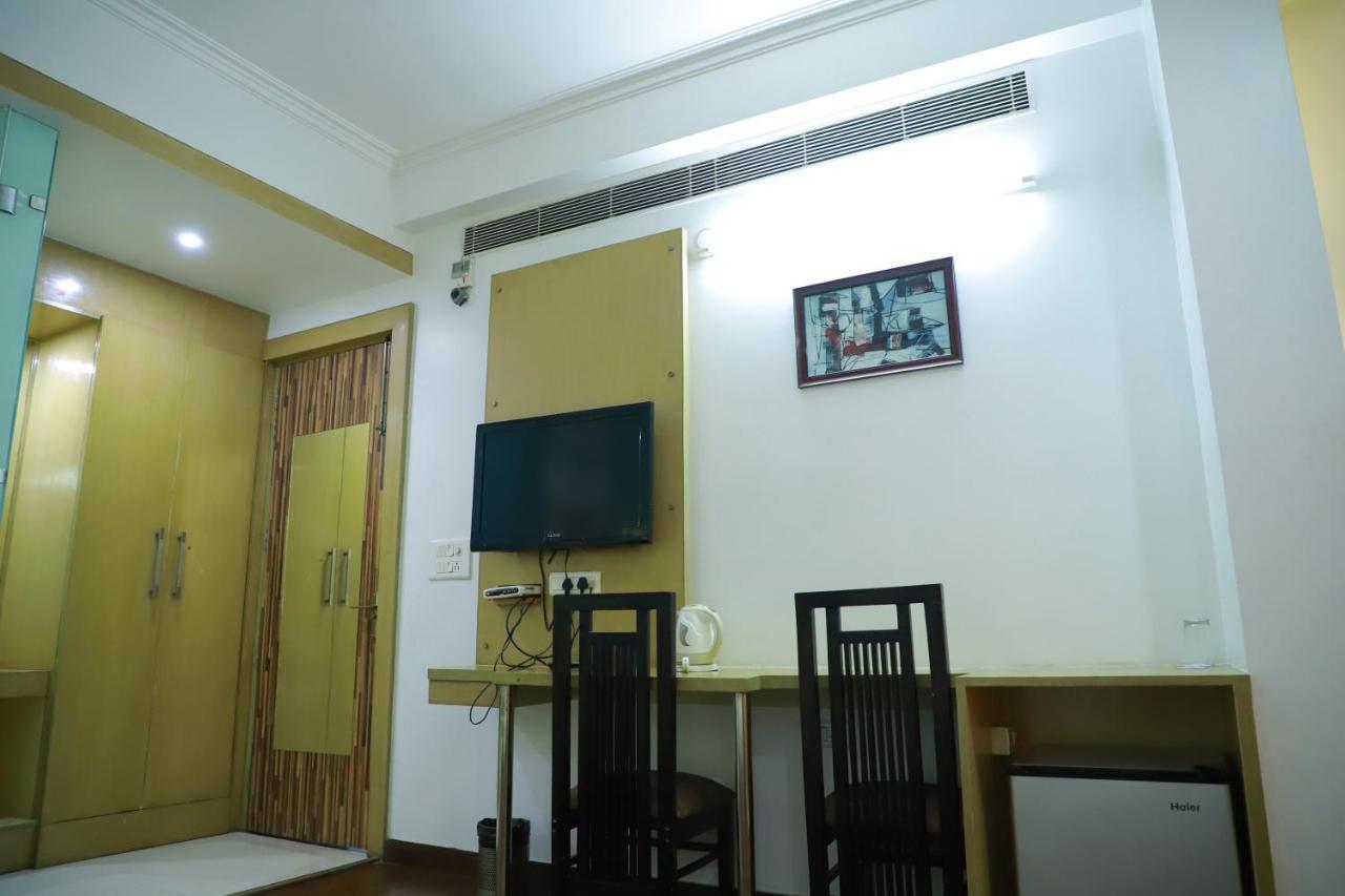 Hotel Parth Inn Ghaziabad Exterior photo