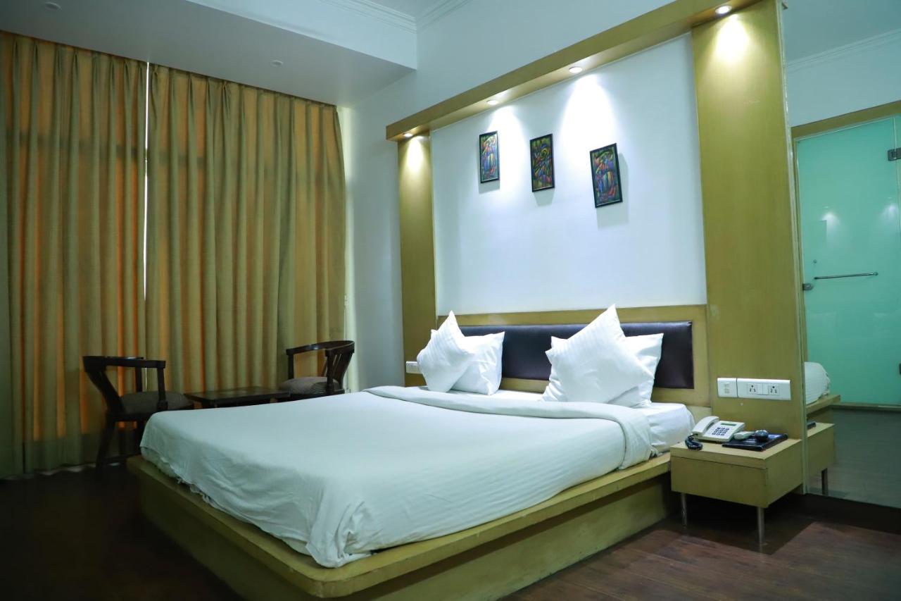 Hotel Parth Inn Ghaziabad Exterior photo
